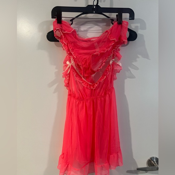 Victoria's Secret Vibrant Pink Lace Lingerie - Picture 1 of 7